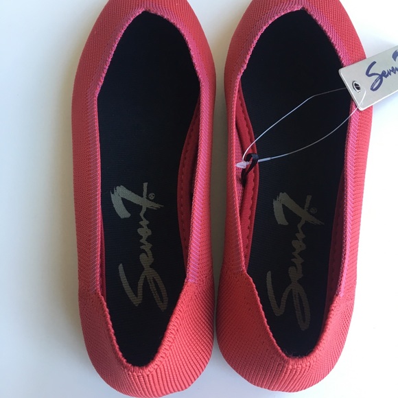 NWT Seven7 Elsa Red/ Pink Pointy Toe Canvas Flat - Picture 7 of 11